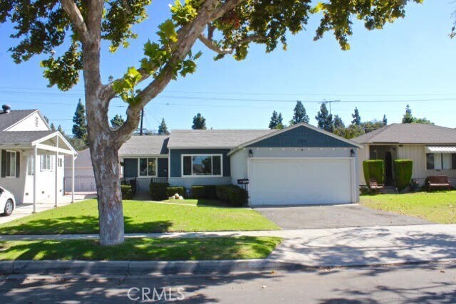 Building Photo - 3370 N Studebaker Rd