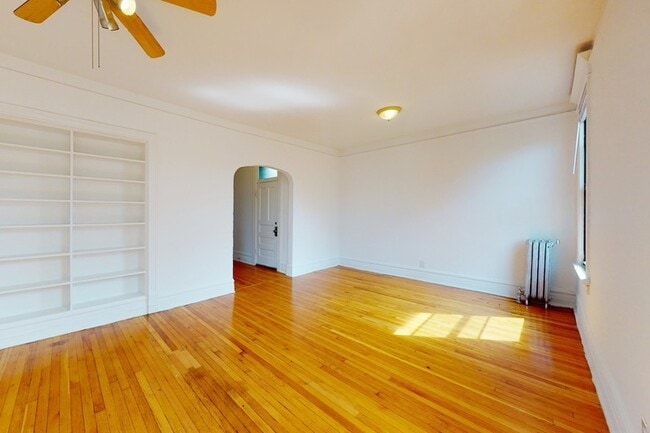 Floorplan - 5401-5403 S. Woodlawn Avenue