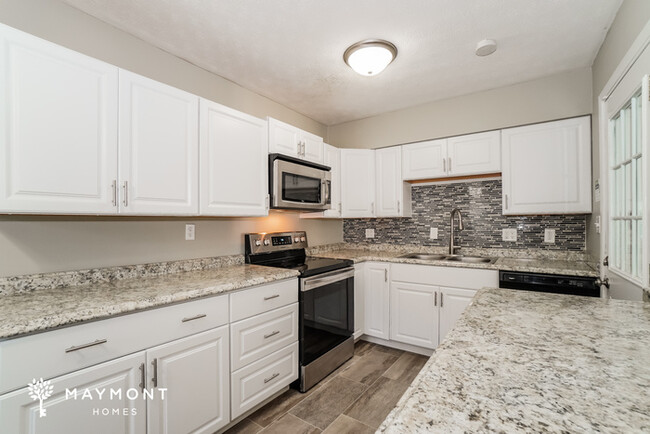 Building Photo - Updated 3 Bedroom Home