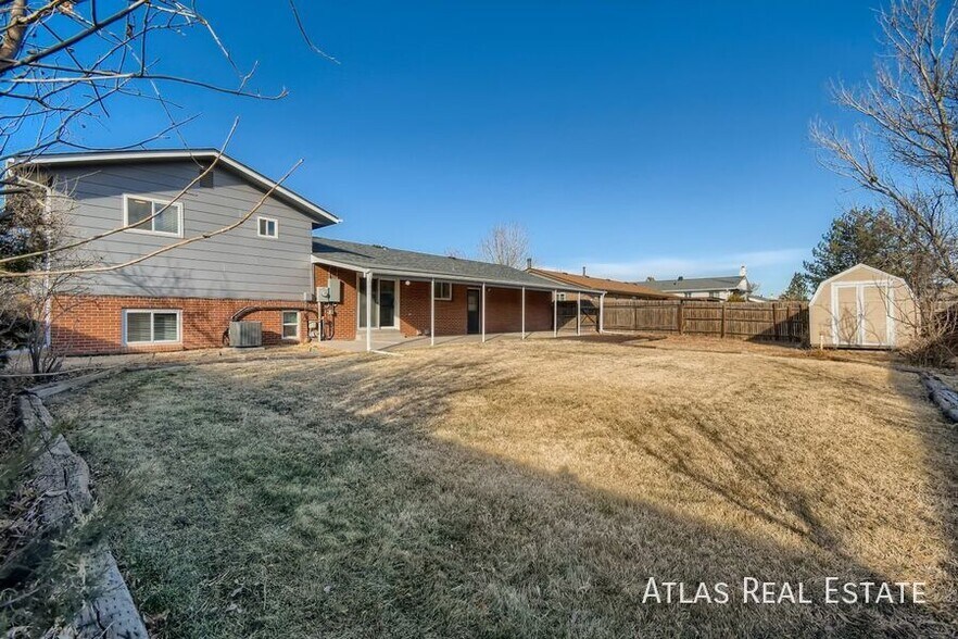 Building Photo - 886 S 11th Ave