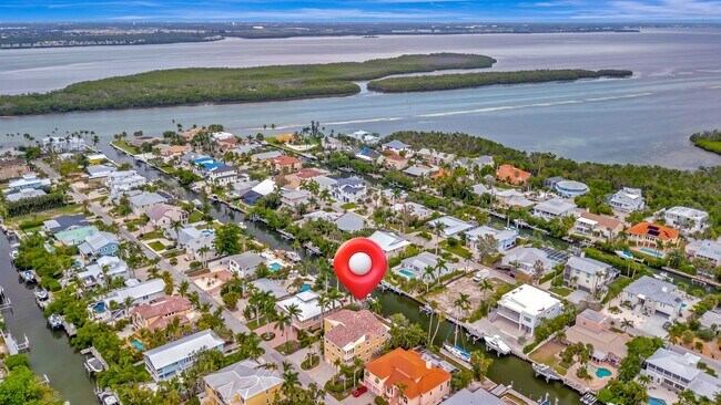 Building Photo - Stunning Annual Rental: Luxury Coastal Living on Longboat Key | 6 Bed | 5.5 bath | 4 car | Pool