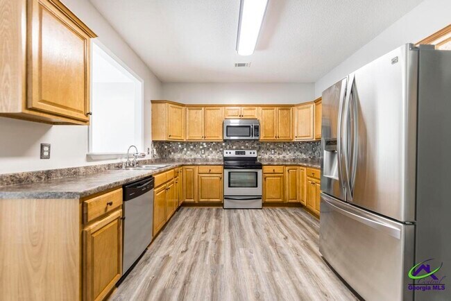 Building Photo - 206 Beau Claire Cir