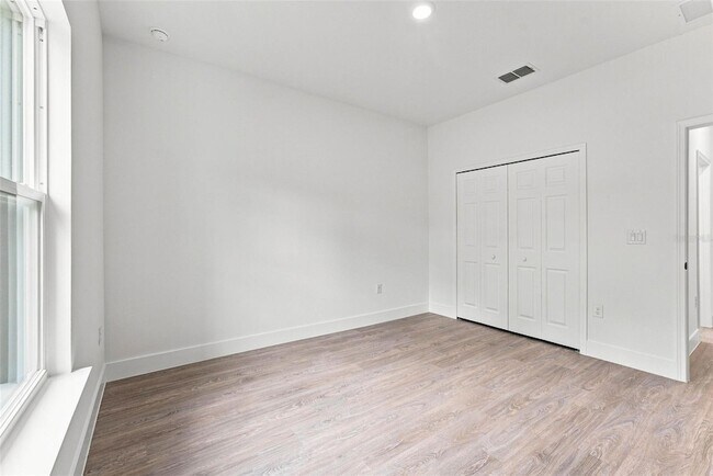 Building Photo - 286 W Bolero Pl