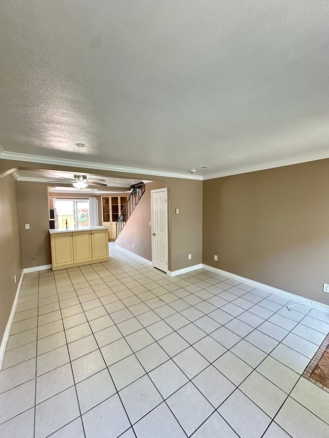 Building Photo - Beautiful 2BR/1BA two story condominium of...