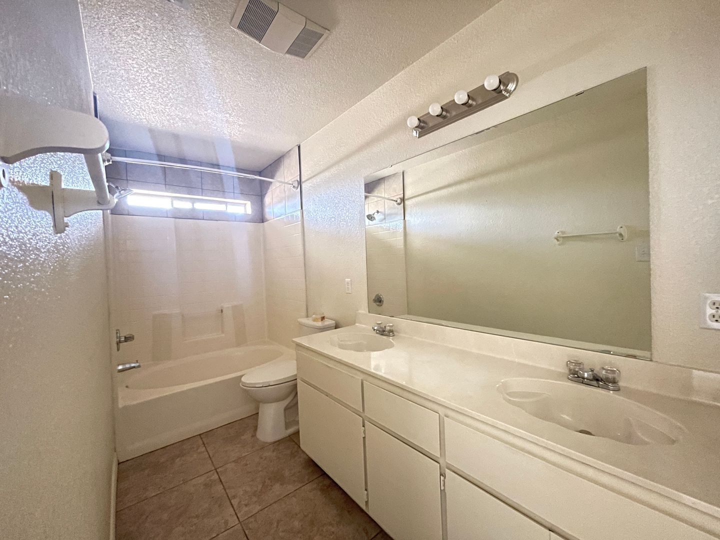 Building Photo - 2609 Vernice Loop