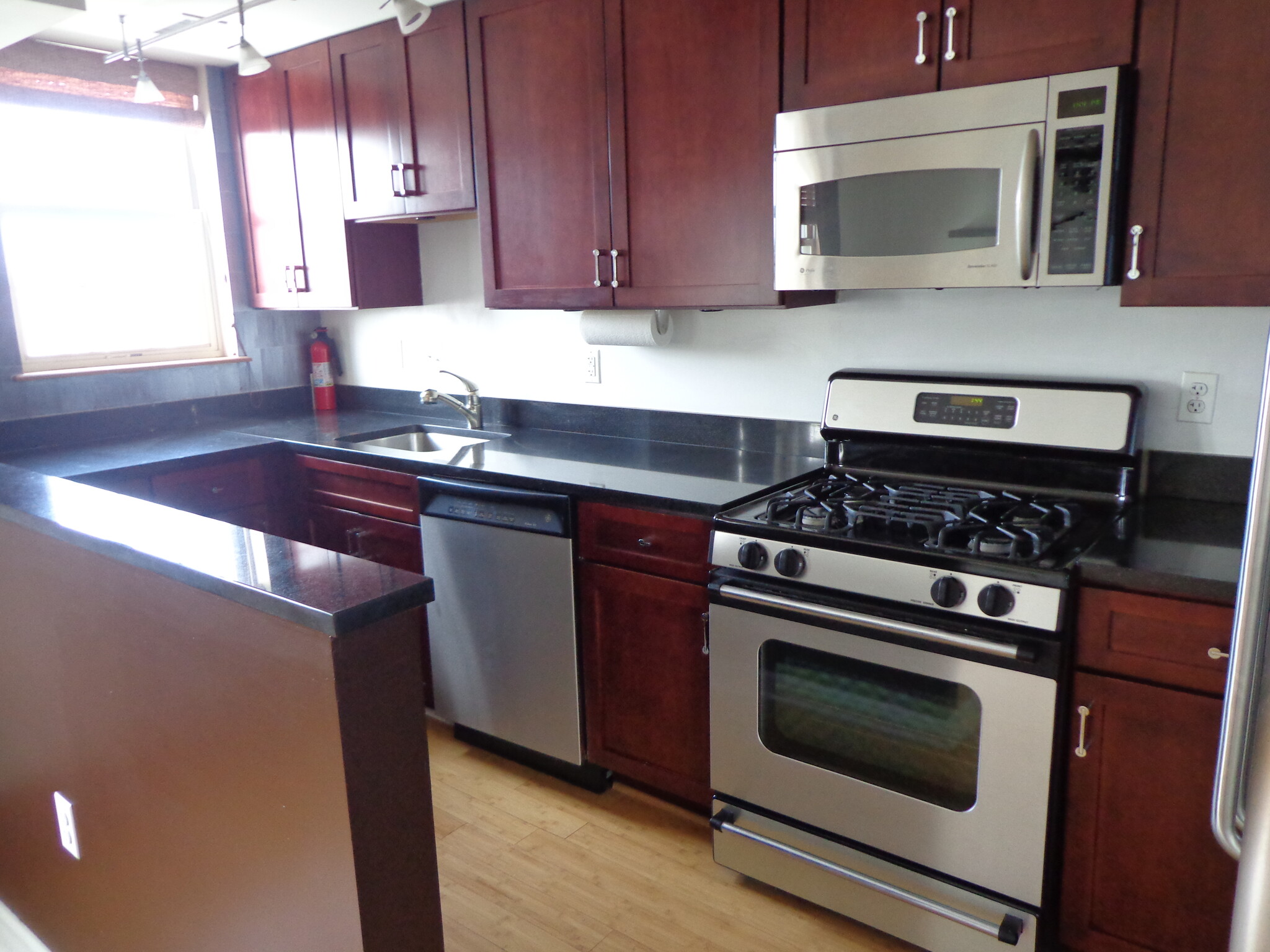 Kitchen - 1417 Newton St NW