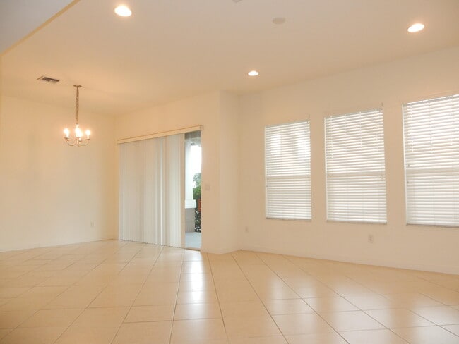 Building Photo - 669 Pacific Grove Dr