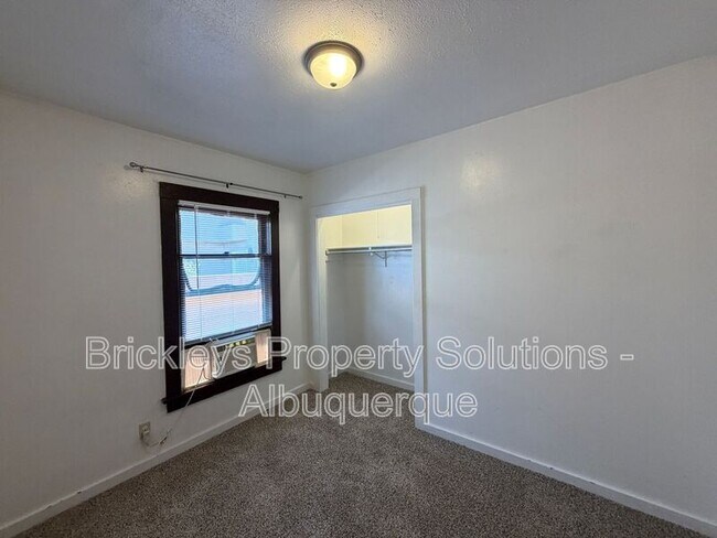 Building Photo - 313 Cornell Dr SE