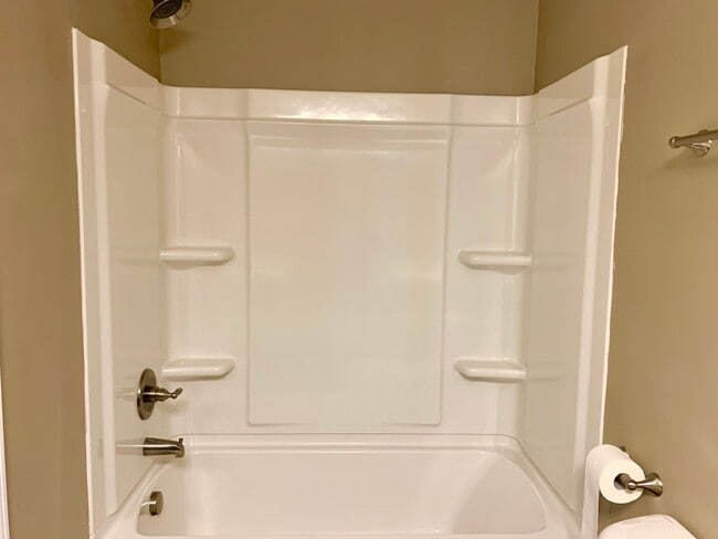 Building Photo - 216 Alexander Blvd