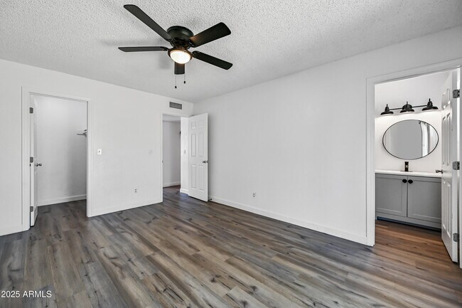 Building Photo - 3262 W Angela Dr