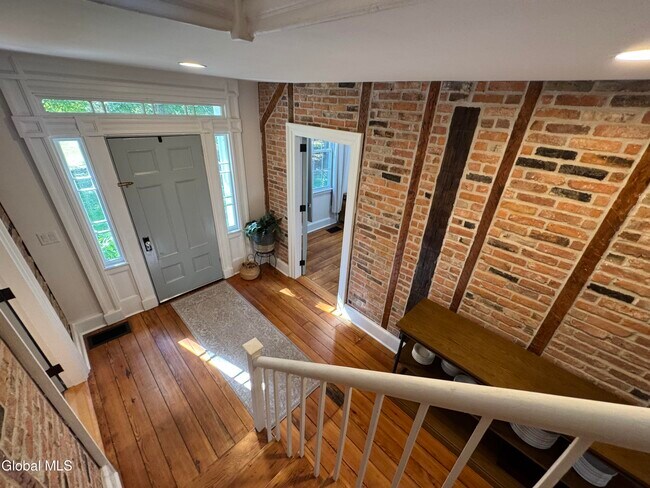 Building Photo - 675 Mac Elroy Rd