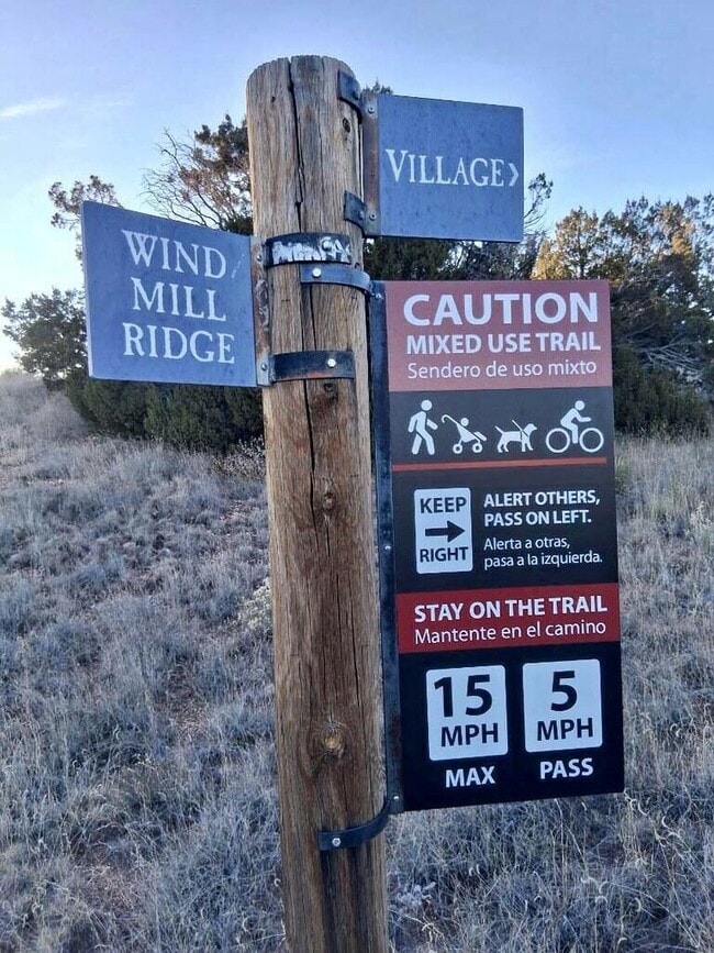 Building Photo - 4 Avenida Vista Esquisita