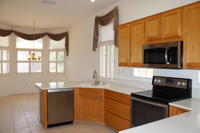 Building Photo - 5812 Sandlewood Way
