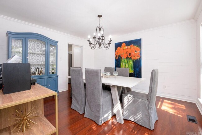 Building Photo - 1720 Jennifer Dr