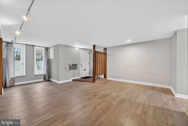 Building Photo - 2007 Kalorama Rd NW