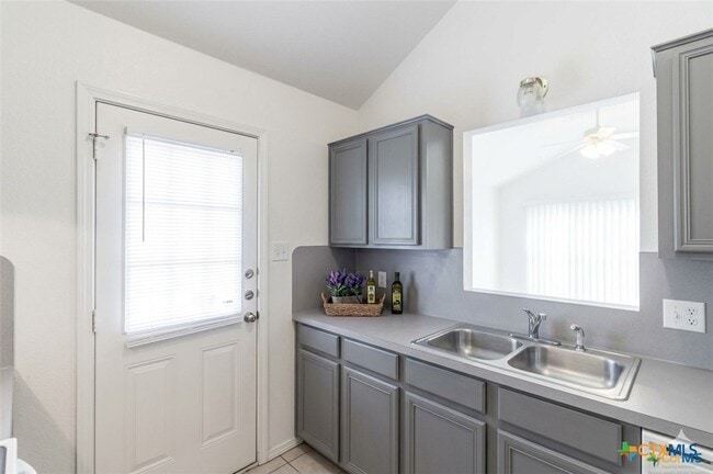 Building Photo - 3603 Woodrow Dr