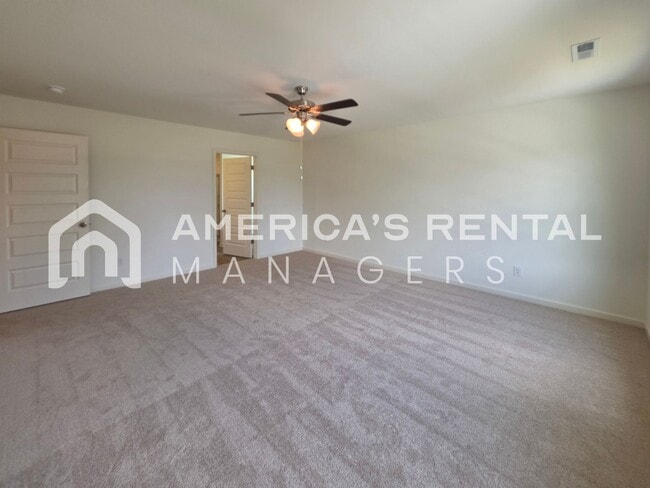 Building Photo - DEPOSIT PENDING! Spacious Home for Rent in Calera, AL!