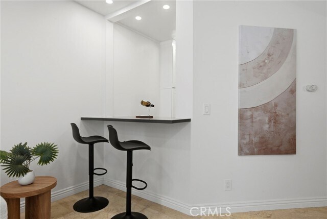 Building Photo - 120 Crescent Dr