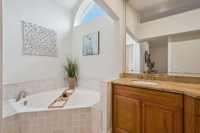 Building Photo - 4571 Kawilla Crest Pl