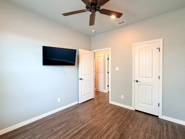 Building Photo - Lovely 3 bed, 2 bath Home in Burleson!