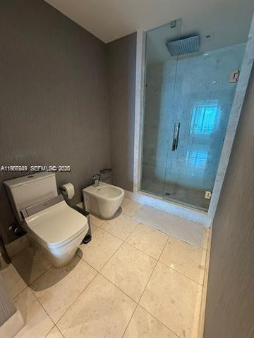 Building Photo - 17121 Collins Ave