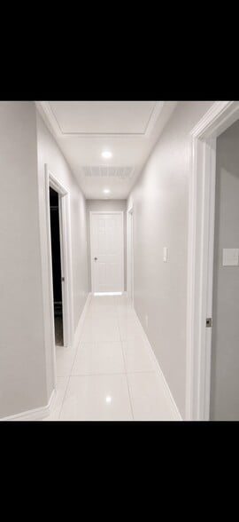 Building Photo - 4225 Gavilan Dr