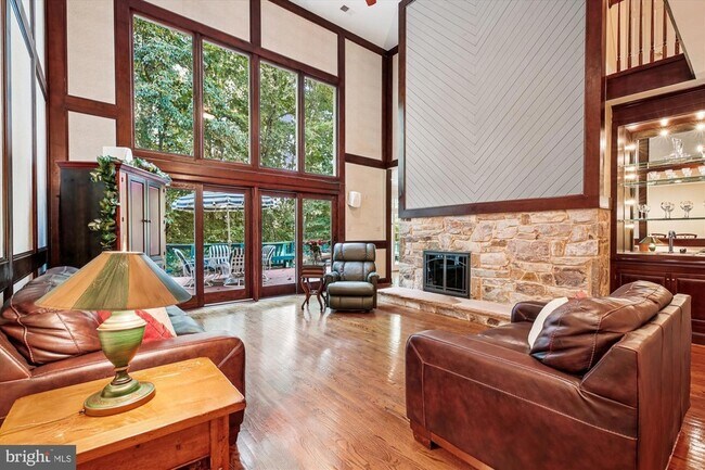 Building Photo - 9454 Newbridge Dr