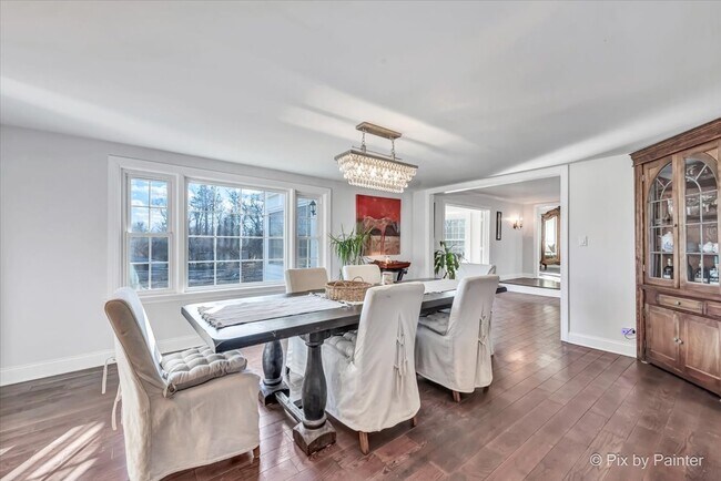 Building Photo - 708 S Rose Farm Rd