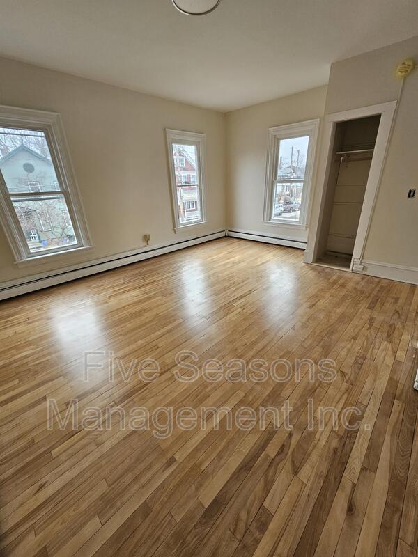 Building Photo - 16-18 Loomis Street - 2