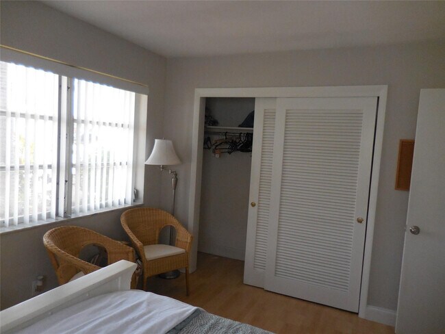 Building Photo - 3050 NW 1st Ave