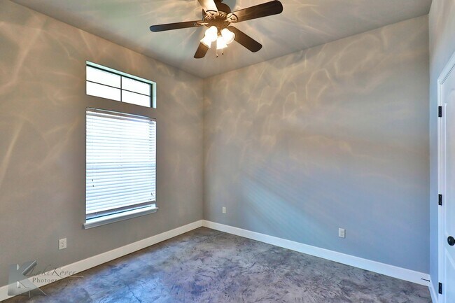 Building Photo - 3812 Carrera Ln