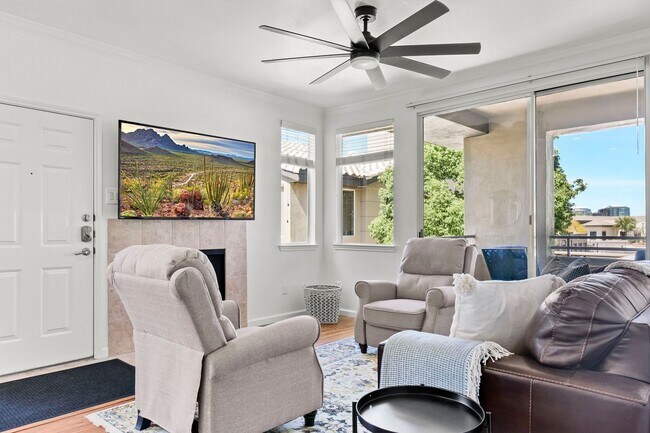Building Photo - Remodeled one bed one bath Kierland Condo