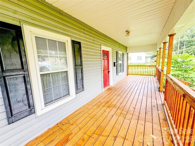 Building Photo - 818 Grier St