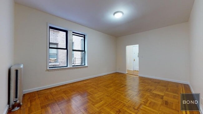 Building Photo - 620 W 171st St
