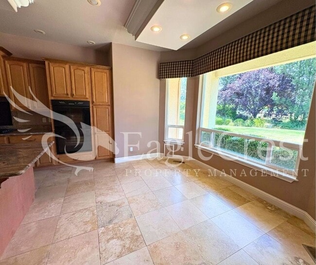 Building Photo - 44 Vinehill Dr