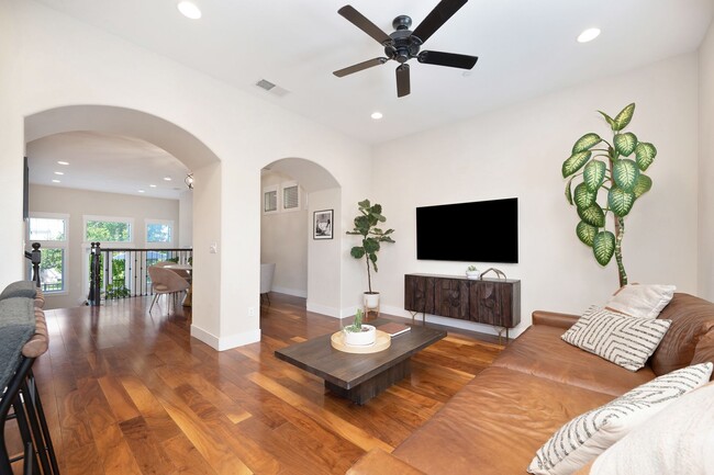 Building Photo - 3 bedroom | 2.5 bathroom | Crocker Village Brownstone