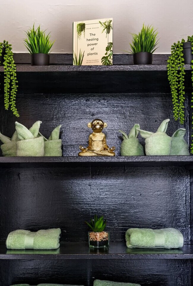 Building Photo - 575 1/2 City Park Avenue-SI ID1265608P