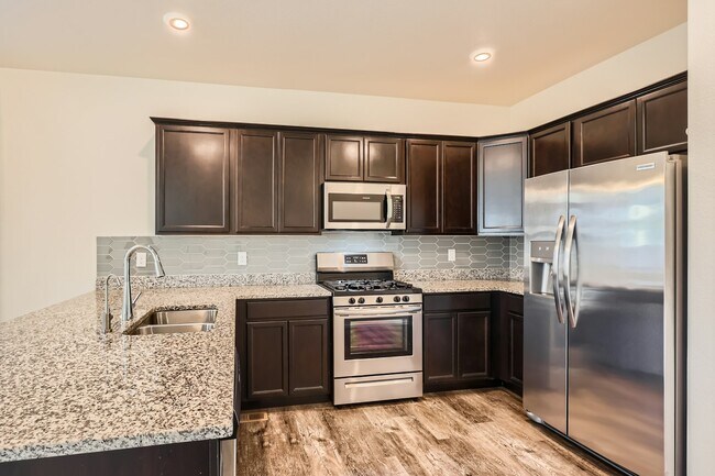 Building Photo - 11791 Lovegrass Dr