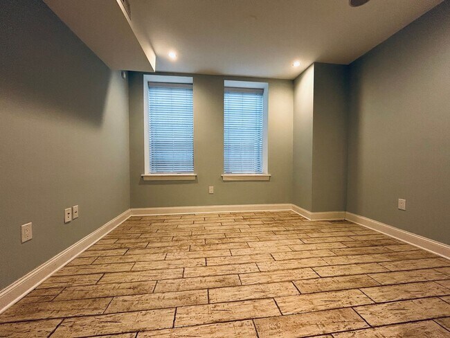 Building Photo - 4525 Fleming St