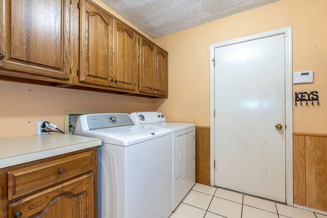 Building Photo - 7236 E 65th St
