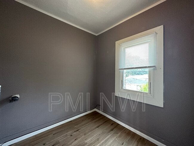 Building Photo - 117 Gostlin St