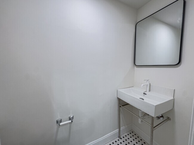 Building Photo - 536 N 19th St