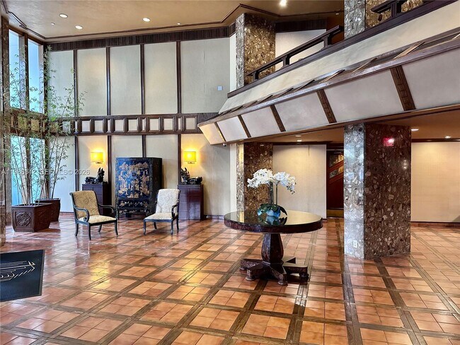 Building Photo - 520 Brickell Key Dr