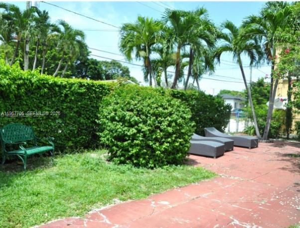 Building Photo - 2401 SW 31st Ave