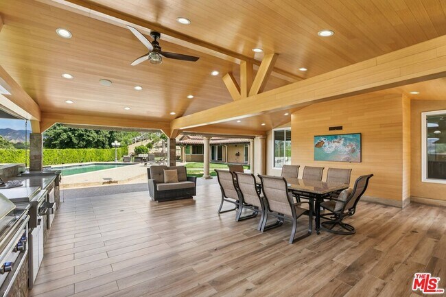 Building Photo - 27048 Triumph Ave