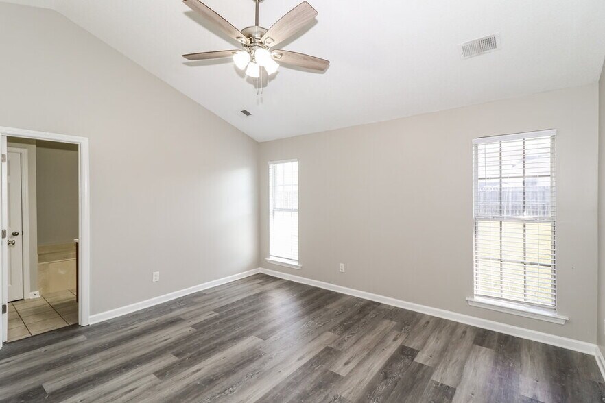 Building Photo - 5086 Jon Oak Dr