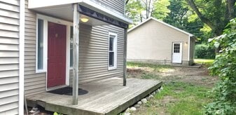 Building Photo - 404 2nd St