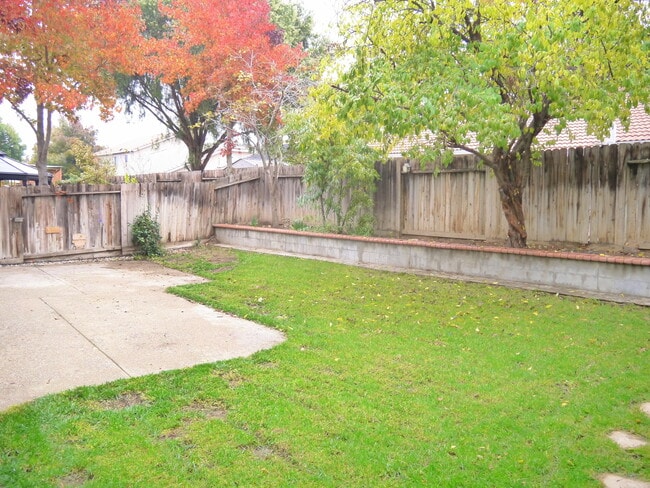 Building Photo - Excellent 2 Story House