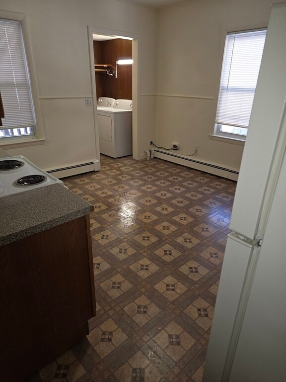 Building Photo - 77 Albertina St