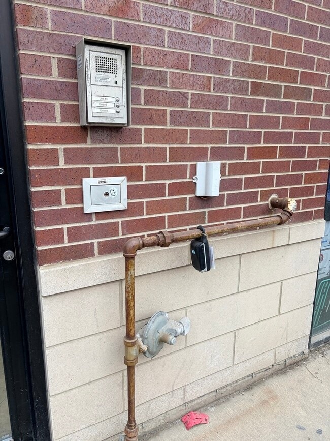 Building Photo - 218 N Halsted St